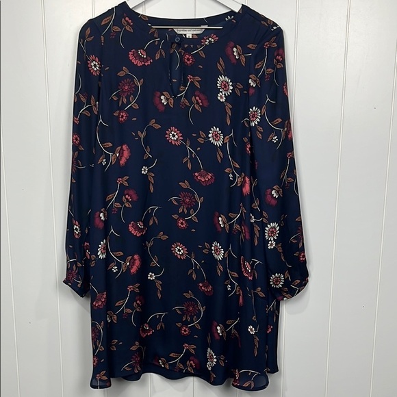 Cupcakes & Cashmere Dresses & Skirts - Anthropologie Cupcakes & Cashmere Dress S Navy Floral Print Swingy Quality Liner
